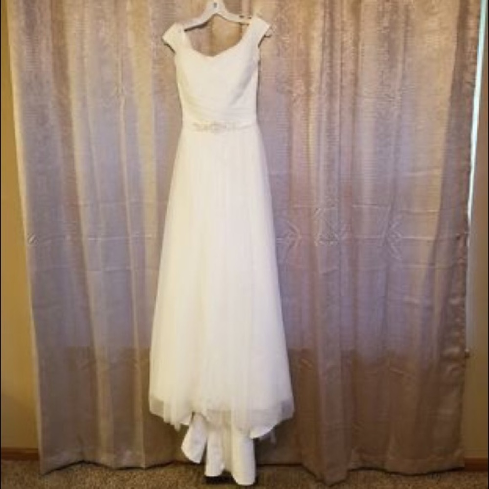 David’s Bridal A-line Tulle Wedding Gown with Beaded Sash - Picture 5 of 12